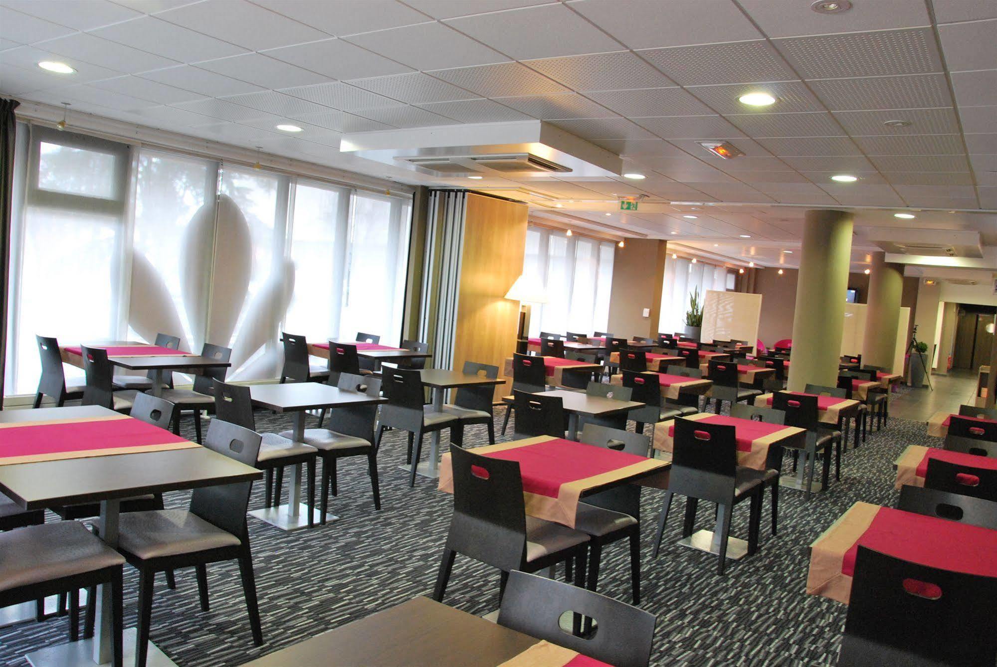 Park Hotel & Appartements Cholet Exteriör bild