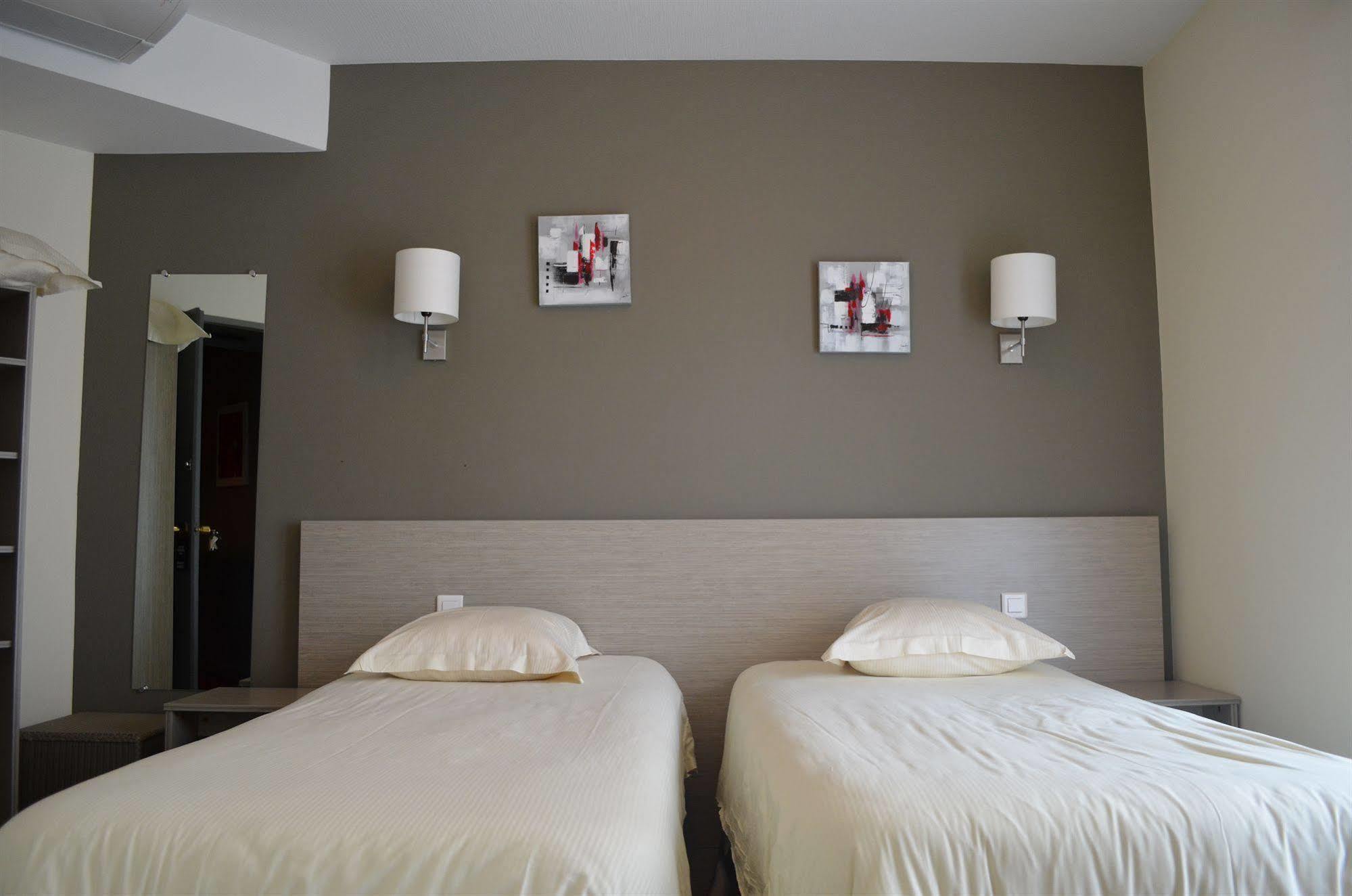 Park Hotel & Appartements Cholet Exteriör bild