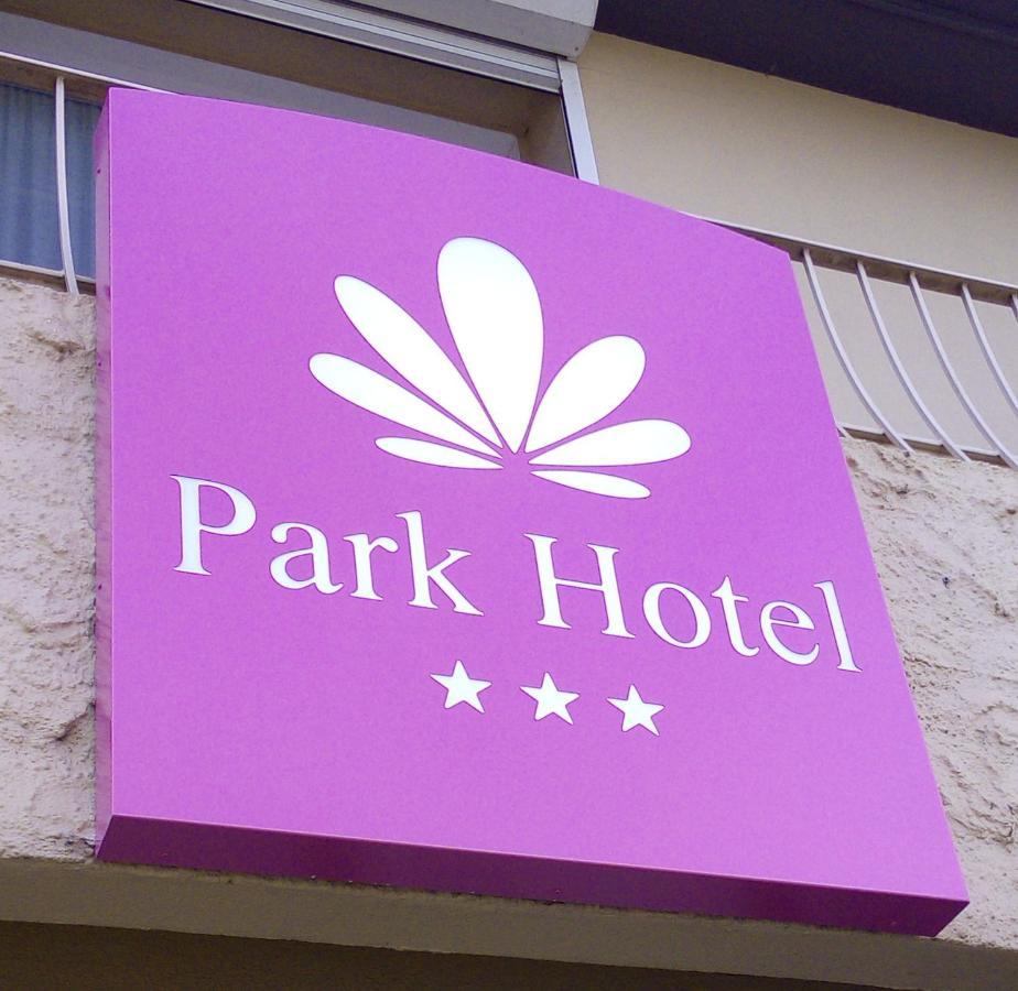 Park Hotel & Appartements Cholet Exteriör bild